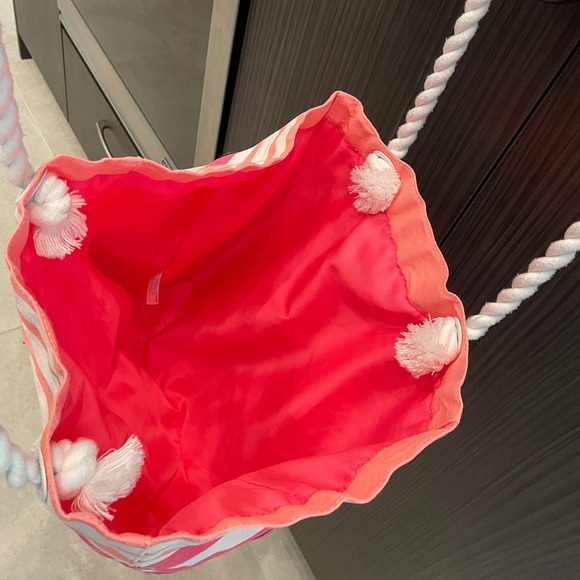 Victoria’s Secret Tote Bag - Picture 3 of 4